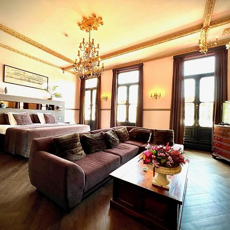 Grand Cafe Hotel De Bourgondier Bergen op Zoom Esterno foto