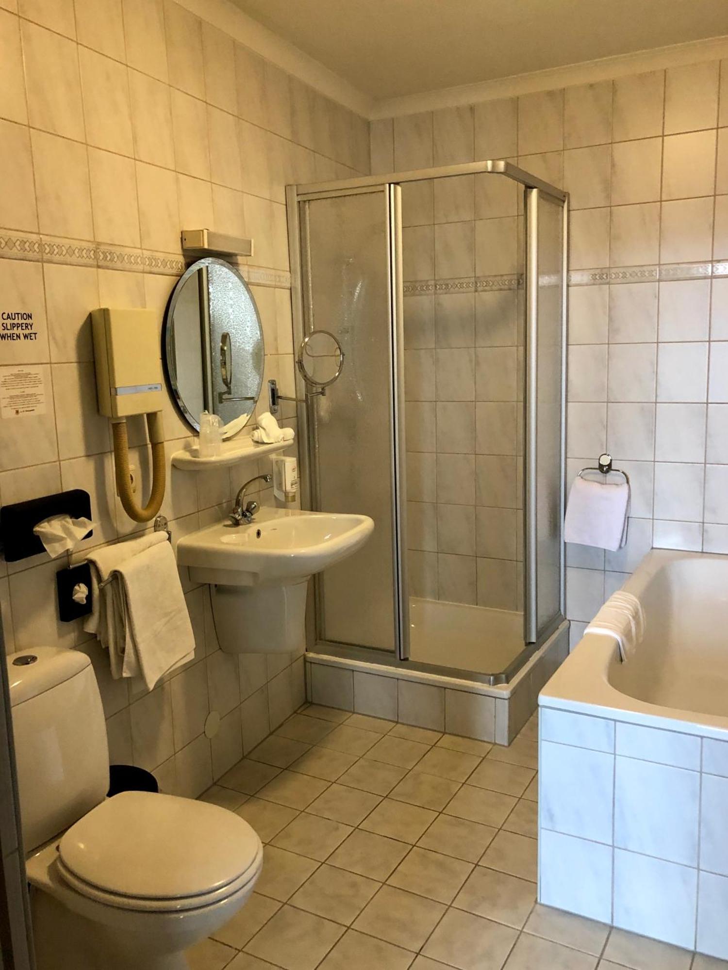 Grand Cafe Hotel De Bourgondier Bergen op Zoom Esterno foto
